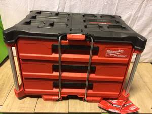 lot 50 image: Milwaukee PACKOUT 3-Drawer Tool Box Customer Returns See Pictures