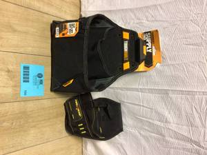 lot 100 image: TOUGHBUILT7-Pocket Medium Technician Pouch, Black Customer Returns See Pictures