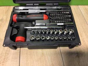 GEARWRENCH GearDriver SlottedPhillips�HexTorx� Ratcheting Screwdriver Set with SAEMetric Sockets (56-Piece)��Customer Returns See Pictures