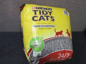 lot 14 image: Tidy Cats Non-Clumping Litter...