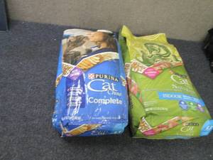 lot 17 image: 2 Bags Purina Cat Chow...