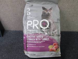 lot 18 image: 7 lb Bag Pure Balance Pro Cat Food...