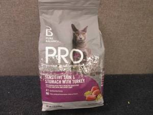 lot 19 image: 7 lb Bag Pure Balance Pro Cat Food...