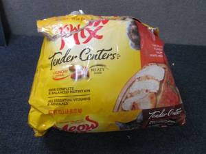 lot 29 image: Meow Mix Tender Centers...