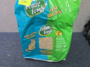 lot 35 image: 20 lb Feline Fresh Pelleted Pine Ca...