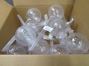lot 45 image: Box of Mainstays 12-inch Plastic Self ...