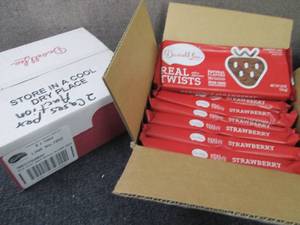 lot 101 image: 2 Boxes of 8-10 oz pks Darrell Lea ...