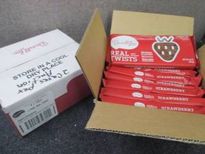 lot 104 image: 2 Boxes of 8-10 oz pks Darrell Lea ...