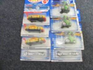 lot 120 image: 8 Assorted Hot Wheels Vehicles...