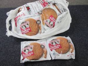 lot 129 image: Lenny & Larrys Complete Protein & ...