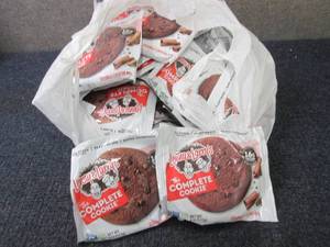 lot 137 image: Lenny & Larrys Complete Protein & ...