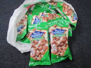 lot 142 image: 12-4 oz pks Blue Diamond Almonds Wh...