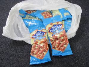 lot 150 image: 12-4 oz pks Blue Diamond Almonds Ro...