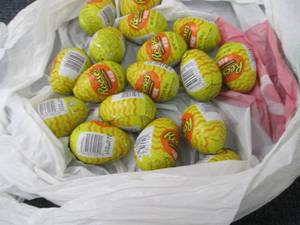 lot 170 image: 18 Reeses Eggs...