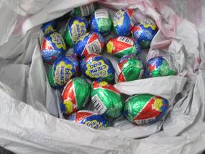 lot 175 image: 18 Cadbury Eggs...