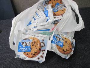 lot 180 image: Lenny & Larrys Complete Protein & ...