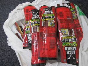 lot 186 image: 18 Jack Links Jalapeno Beef & Chee...