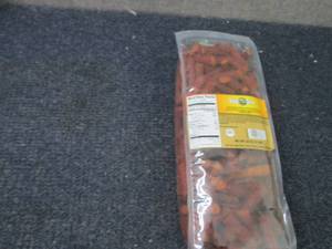 lot 205 image: 32 oz Sugar River Hot Snack Ends & ...