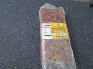 lot 209 image: 32 oz Sugar River Hot Snack Ends & ...