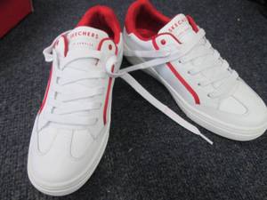 lot 230 image: Skechers Los Angelos Ladies Size 6....