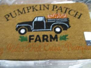 lot 337 image: Mainstays 18x30 inch Pumpkin Patch ...