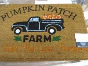 lot 341 image: Mainstays 18x30 inch Pumpkin Patch ...