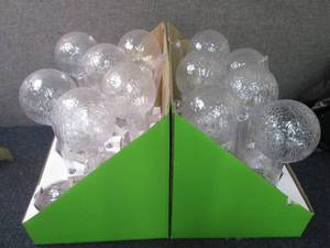 lot 364 image: 23 Mainstays 12inch Plastic Self Wate...