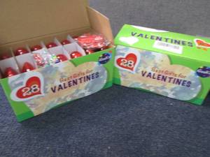 lot 373 image: 2- 28 pc pack Valentines...