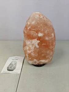 lot 132 image: Pure Himalayan Salt Works Lamp