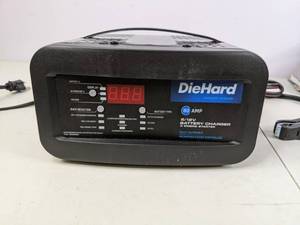 lot 102 image: DieHard 80-Amp Automatic Battery Charger and Engine Starter