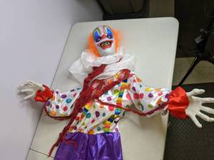 lot 112 image: Haunted Hill Farm 5 Life-Size Animated Scary Talking Clown with Flashing Eyes Halloween Prop