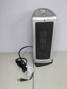 lot 95 image: Lasko Oscillating Ceramic Tower Heater