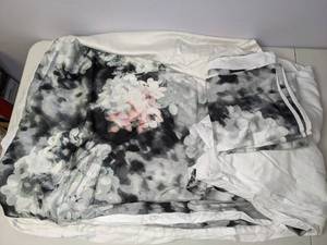 lot 154 image: Vince Camuto Reflection 3-Pc. Duvet Cover Set - King