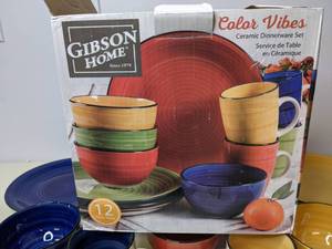 lot 151 image: Gibson Home 10 Piece Color Vibes Handpainted Stoneware Dinnerware Set