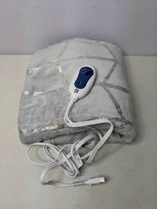 lot 85 image: True North by Sleep Philosophy Khloe Metallic Heated Throw