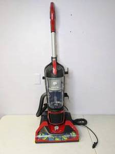 lot 97 image: Dirt Devil Endura Max XL Bagless Upright Vacuum