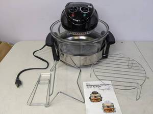 lot 32 image: Megachef Multipurpose Halogen Oven Air fryer in Black
