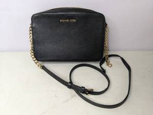 lot 24 image: Black Authentic Michael Kors Jet Set Large East West Cross-body