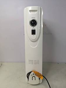 lot 34 image: LifeSmart 1500-Watt Oil-Filled Radiator Heater