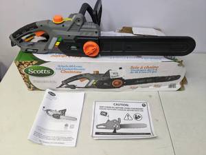 lot 241 image: Scotts 16 Corded Chain Saw