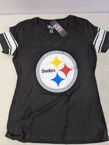 lot 207 image: G-III Sports Womens NFL First Pick Short-Sleeved V-Neck Tee - Steelers, Size Medium