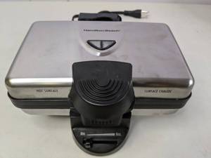 lot 208 image: Hamilton Beach Belgian Style Waffle Maker