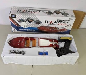 lot 262 image: CIS Remote-Controlled Speed Boat