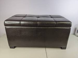 lot 286 image: Convenience Concepts Storage Ottoman with Trays
