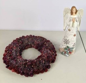 lot 329 image: Wreath and Angel Christmas Decor
