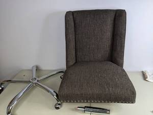 lot 373 image: Charcoal Linon Draper Office Chair