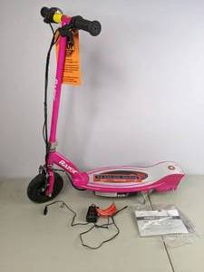lot 358 image: Razor E100 12V Electric Scooter - Pink