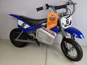 lot 359 image: NEW Razor 24V MX350 Dirt Rocket Powered Ride-On - Blue