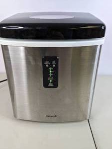lot 365 image: NewAir Portable Ice Maker
