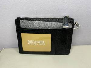 lot 768 image: Michael Kors Black Leather Coin Purse